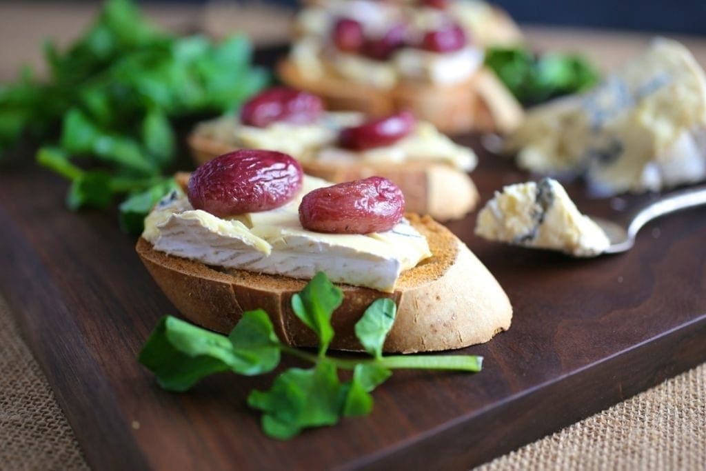 Crostini with Cambozola Cheese and Roasted Grapes