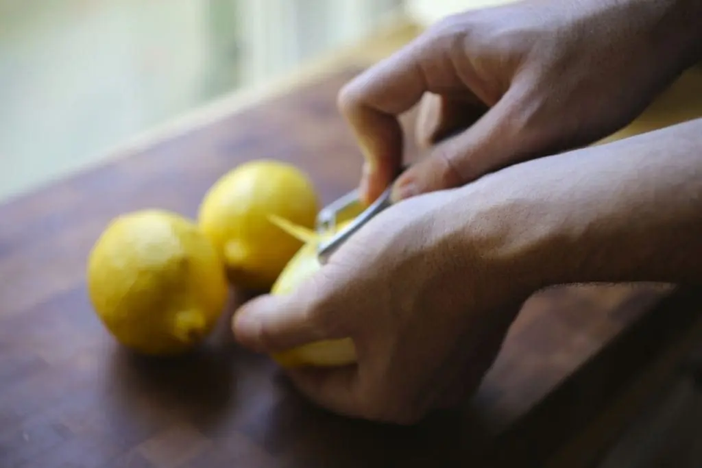 Zesting lemons