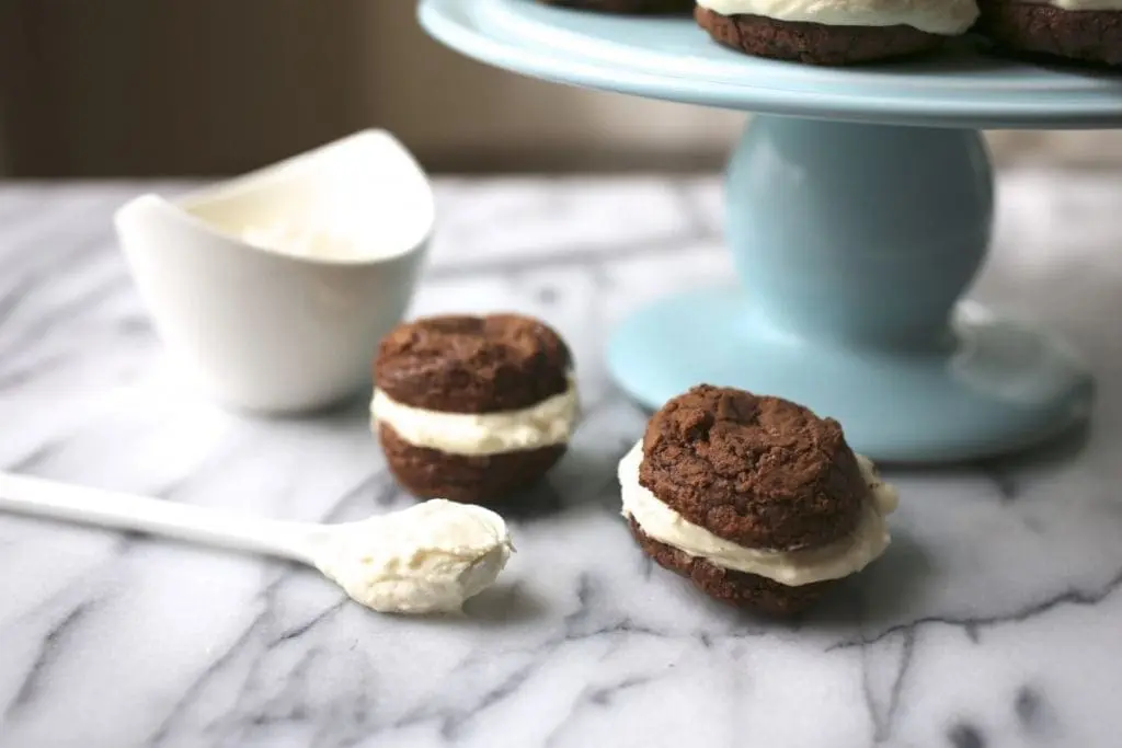 Brownie Bites with Vanilla Mascarpone Filling