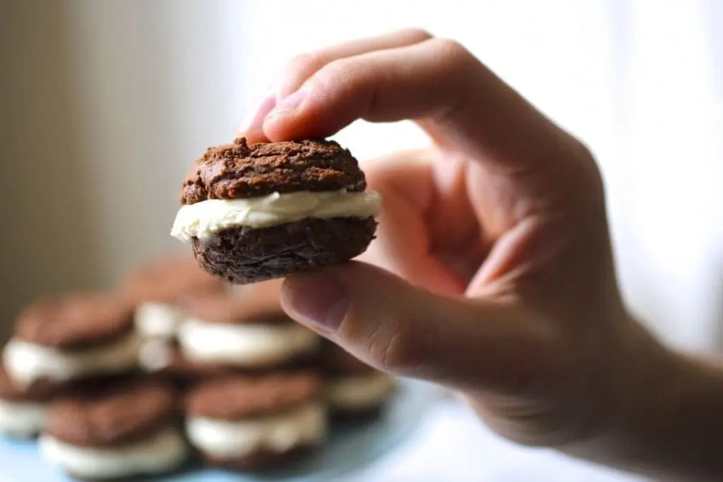 Brownie Bites with Vanilla Mascarpone Filling