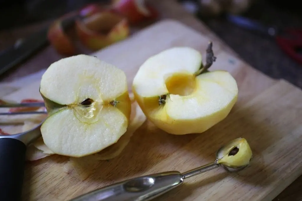 Preparing Apples