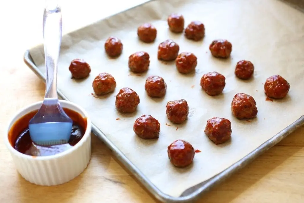 Glazing cocktail meatballs