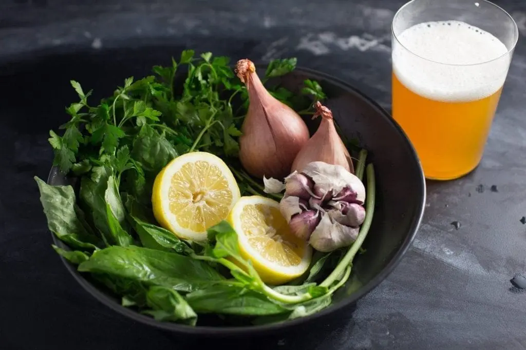 Steamed Mussels With Wheat Beer and Basil (and Garlicky Aïoli Toasts)