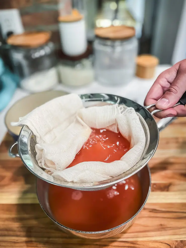 Filtering the tonic syrup