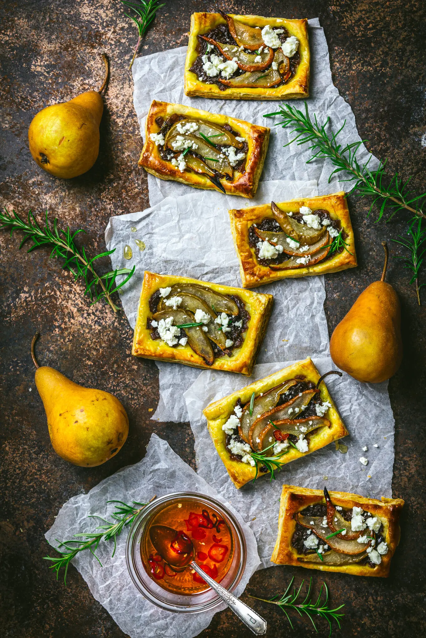 Tarts with Pear and Goat Cheese with Spicy Honey