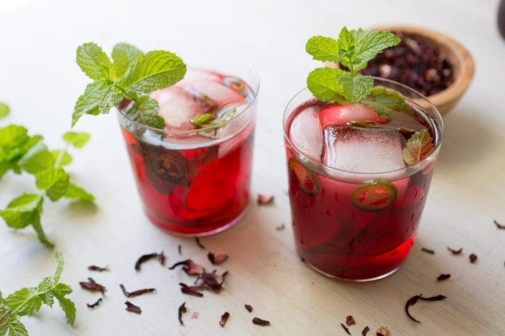Hibiscus Cocktail with Mint and Jalapeño 