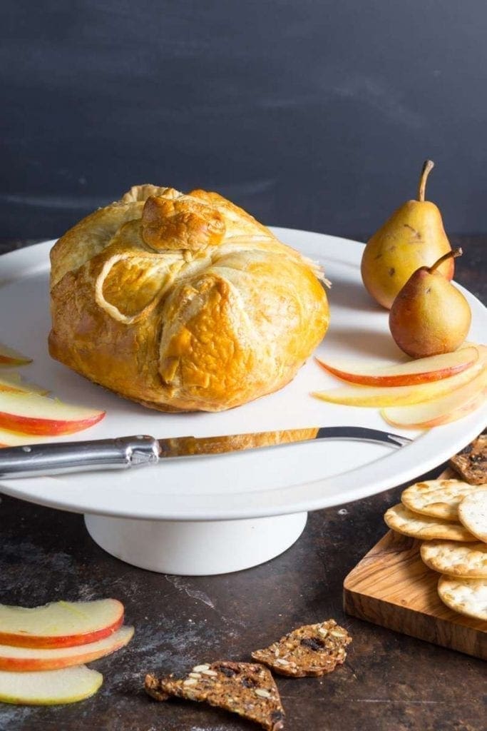 Baked Brie en Croûte with Spiced Apple and Pear Compote