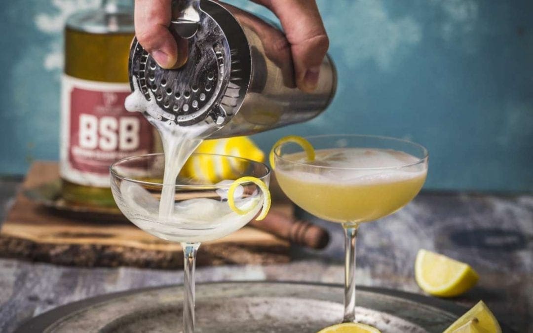 The Monarch: A Brown-Sugar Bourbon Cocktail with Thyme and Lemon